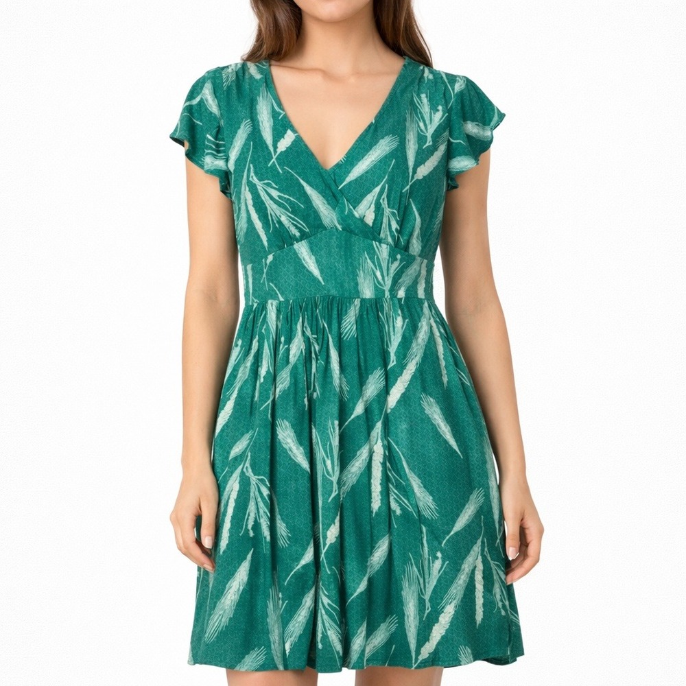 MODCLOTH Leaf Print Mini Dress. Size‎ Small
